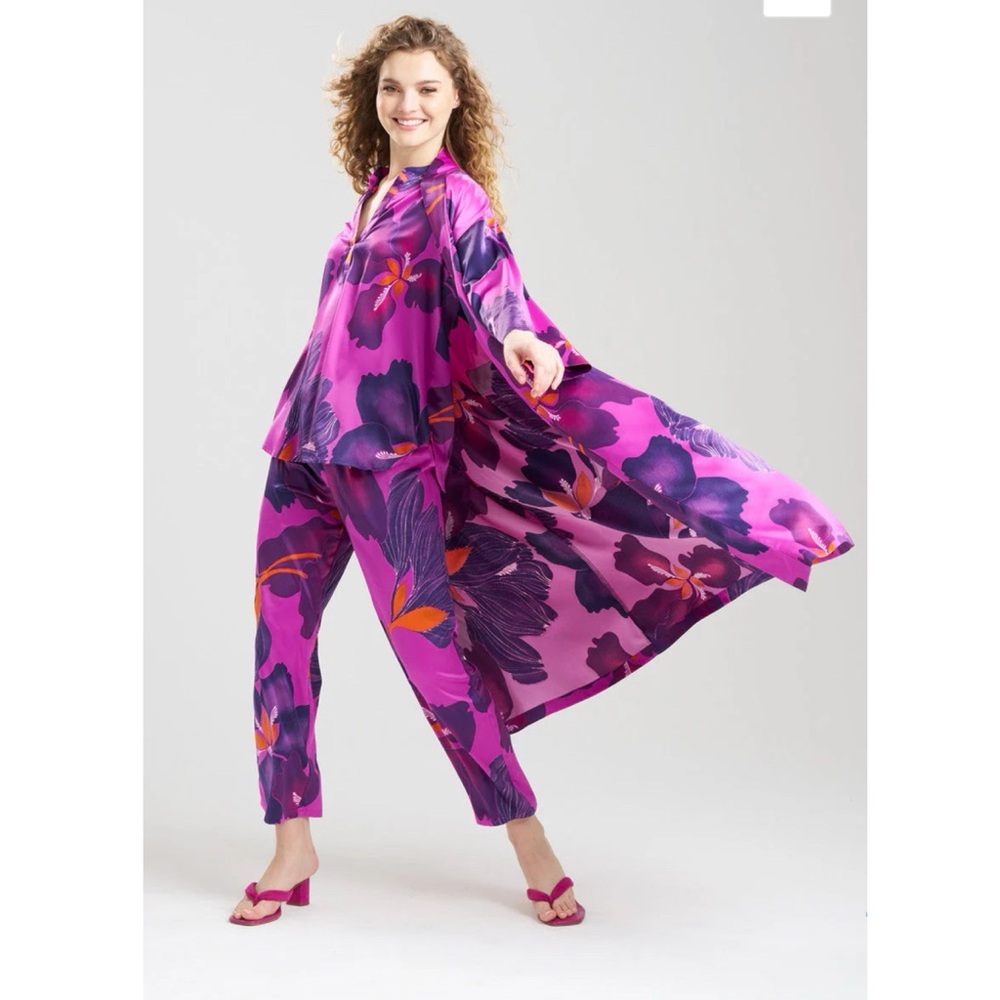 NWT Natori pj and robe **SET** sz XS